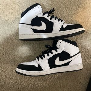 Air Jordan 1 Mids- No Box